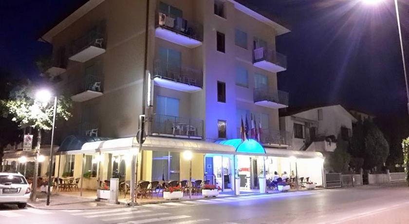 Hotel Fornaro กาออร์เล ภายนอก รูปภาพ